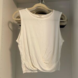 Front twist comfy tank